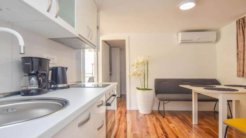 Camping für 5 Personen, mit Terrasse in Biograd na Moru - 2