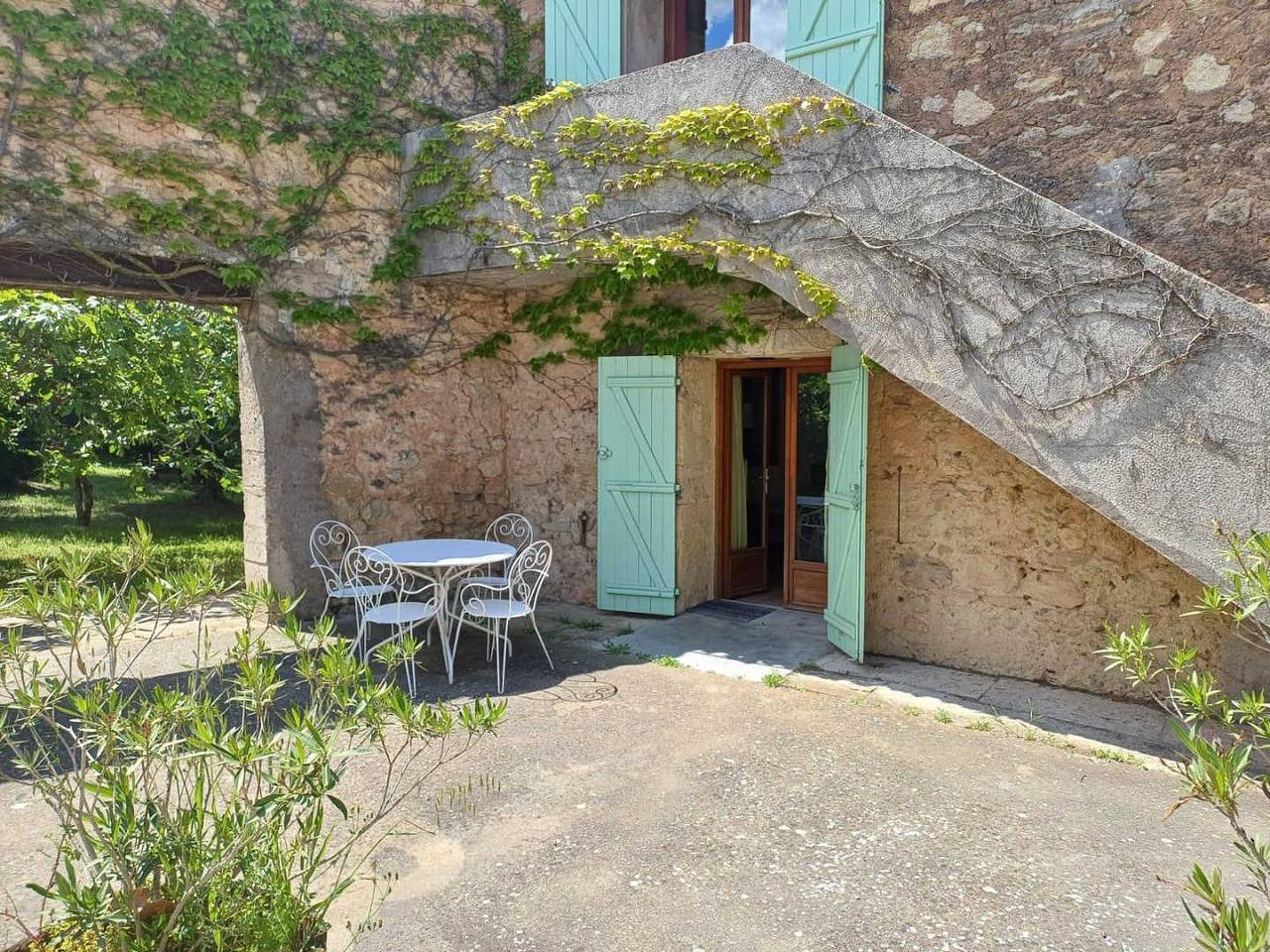 Gîte für 3 Personen mit Terrasse in Poussan, Côte d'Améthyste