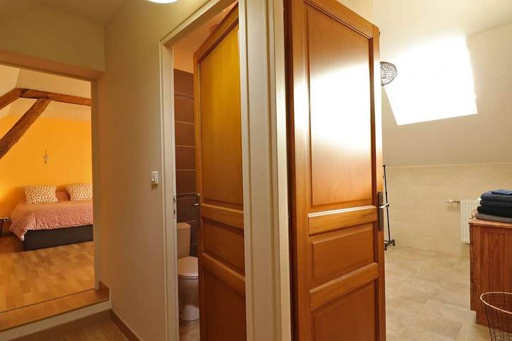 Gîte pour 8 personnes, avec jacuzzi et jardin à Le Pin-la-Garenne - 4