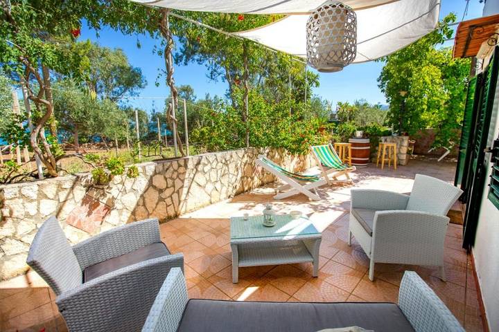 Villa per 4 persone, con panorama e giardino, con animali domestici in Pollina