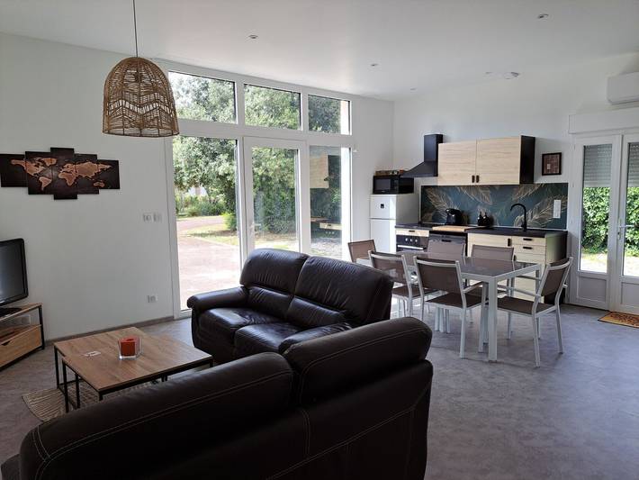 Gîte pour 6 personnes, avec terrasse et jardin