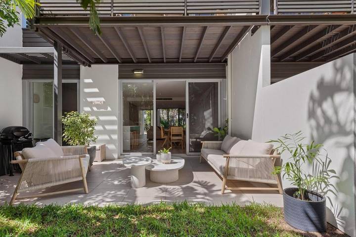 Willa dla 4 osób, z basen i basen dla dzieci oraz ogród w Oceania