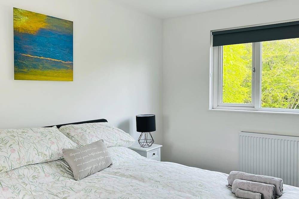 Cosy Country House Finzean, Aberdeenshire. Sleeps 6 & Pet Friendly with Garden in Banchory, Aberdeenshire