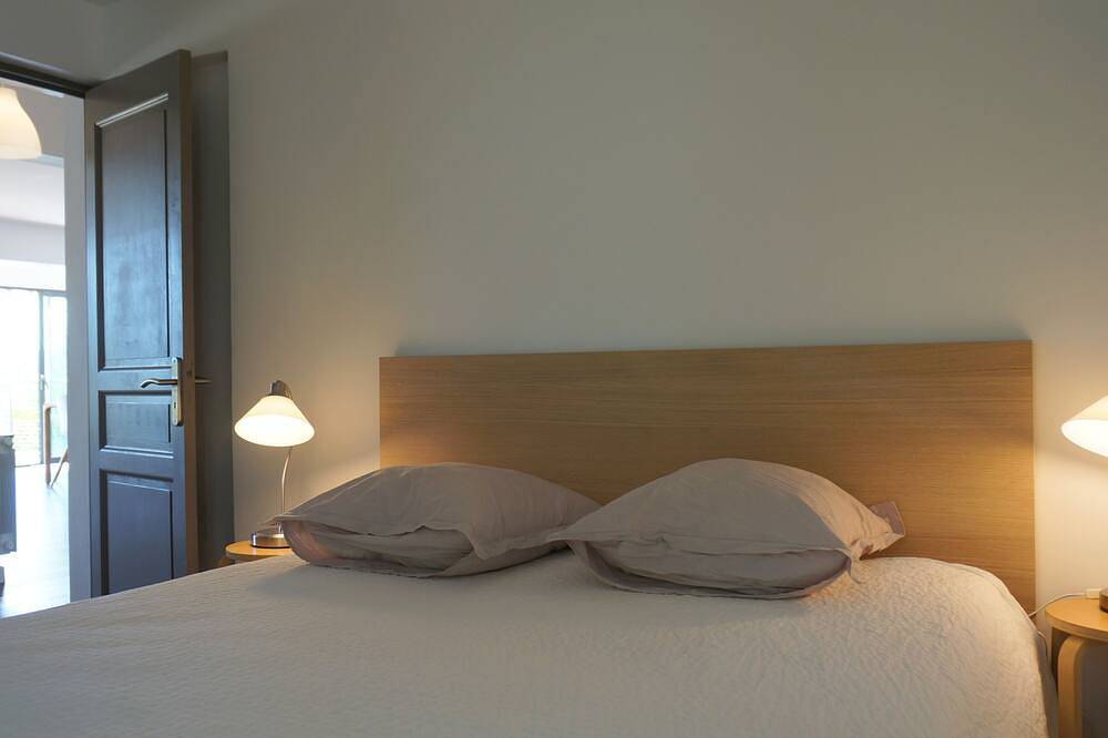 Villa in peace between sea and mountain in Bagnols-en-Forêt, Draguignan region