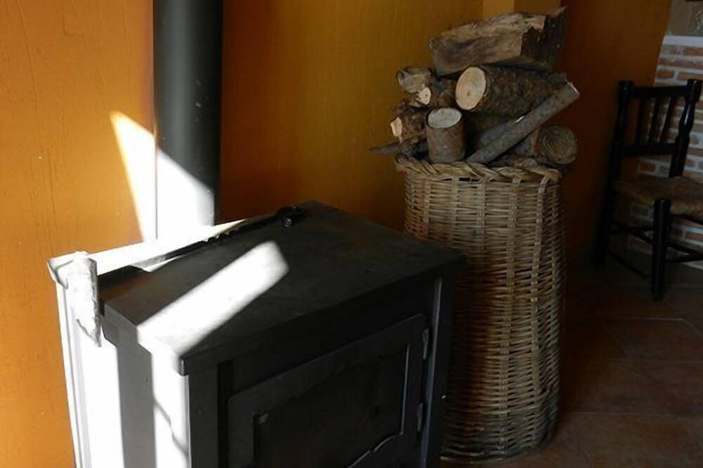 Rural house (full rental) Rebollares Ii for 4-5 people in Piedralaves, Ávila Region