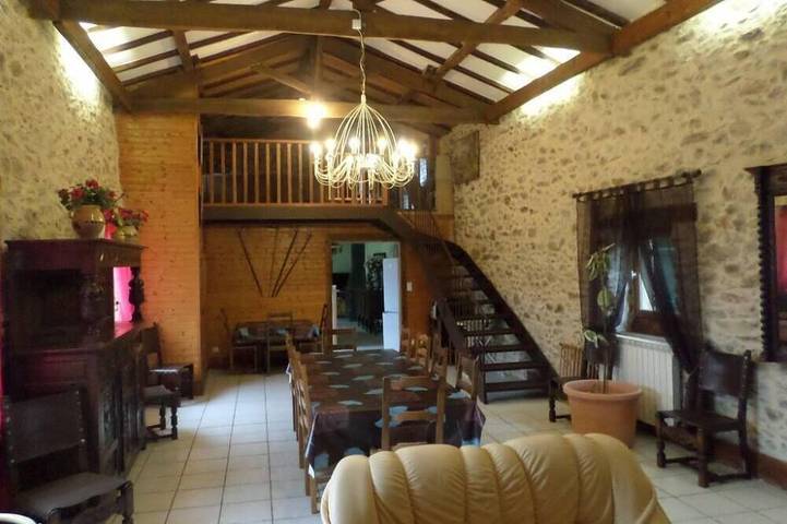 Gîte pour 15 personnes, avec jardin à Saint-André-de-Najac - 2