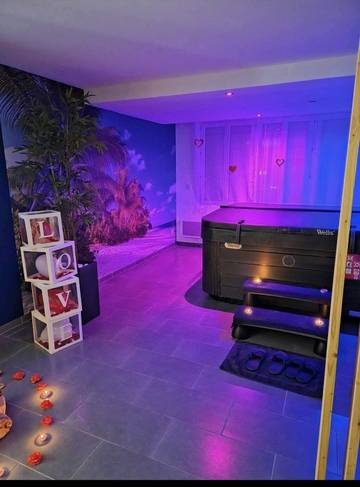 Gîte pour 2 personnes, avec jacuzzi dans 