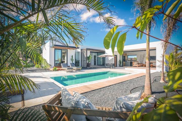 Location de vacances pour 4 personnes, avec piscine ainsi que vue et jardin à Villaverde - 2