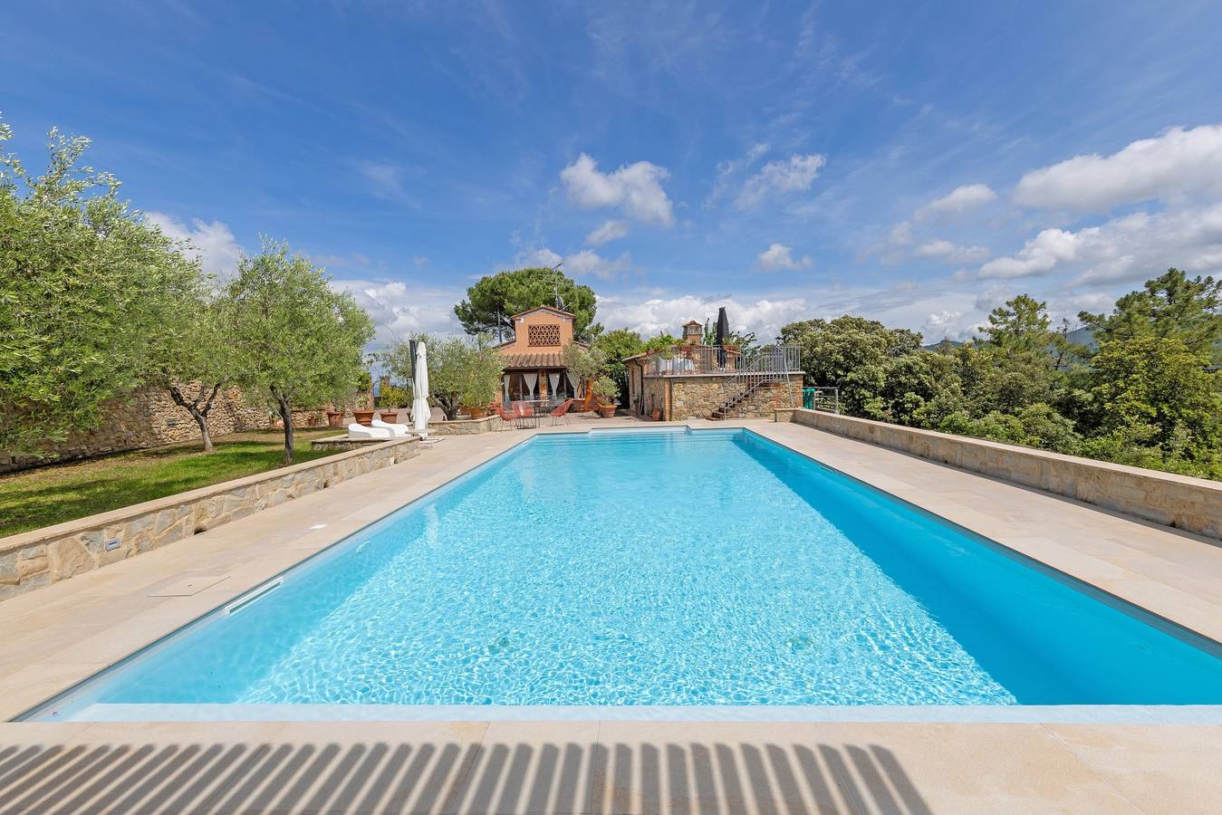 Villa 'Karla' mit privatem Pool, Wlan und Klimaanlage in Chianni, Etruskische Küste