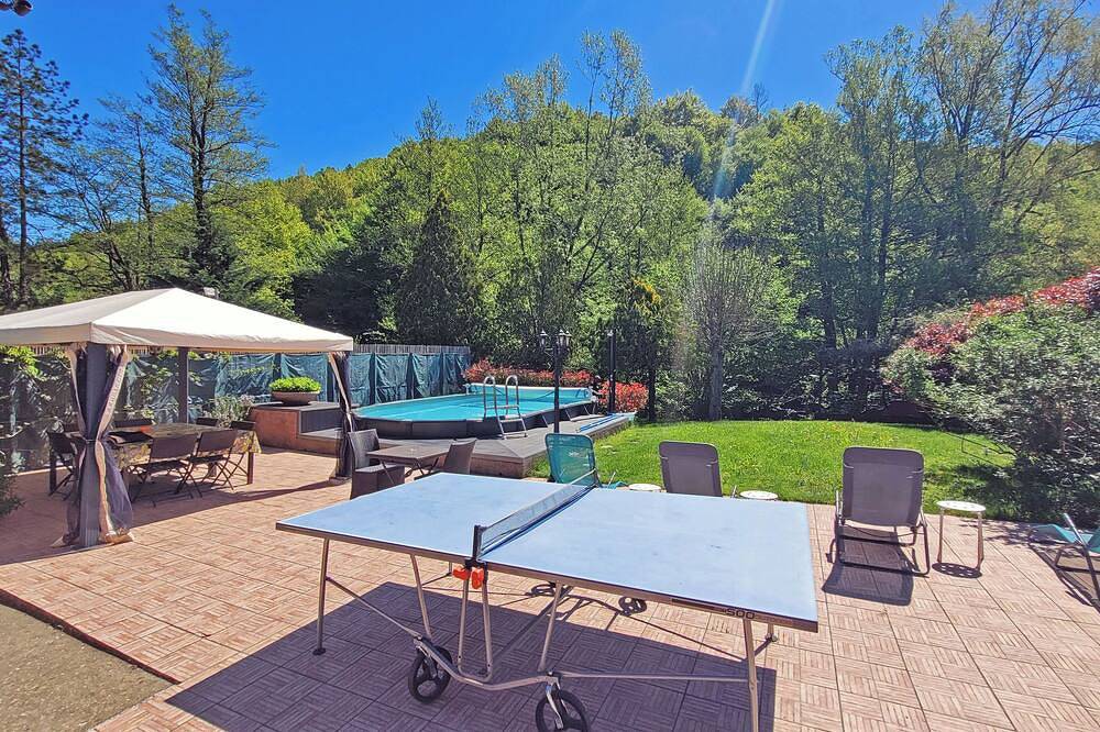 Un'antica locanda ricca di fascino nella natura delle montagne toscane in Pistoia, Provincia di Pistoia