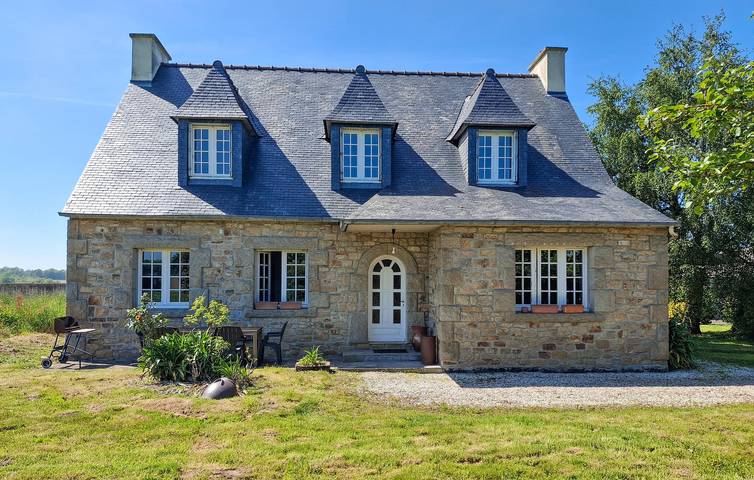 Location de vacances pour 5 personnes, avec Terrasse et Jardin à Plouigneau