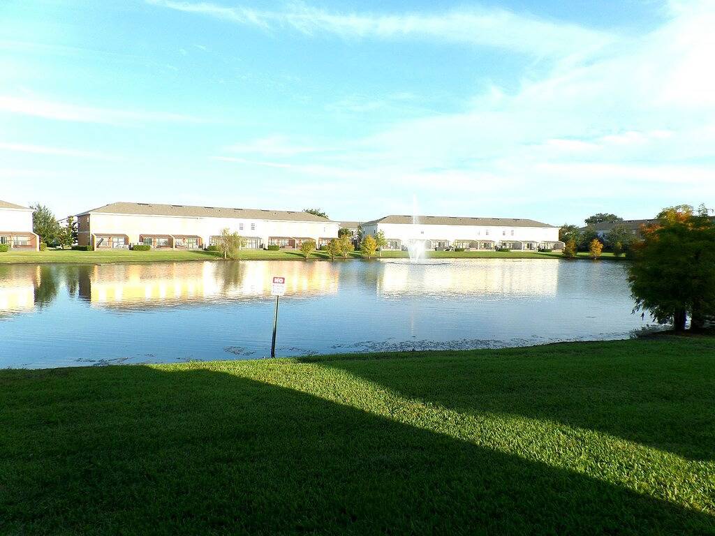 12 Personen, 4. 5 m zu Disney, 5Br 3Ba mit Pool & Spa, Gate, Seeblick, Xbox Wii in Kissimmee, Osceola County