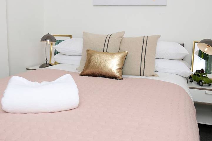 Appartement entier, Rare, spacieux appartement de 3 chambres Plus! Parking gratuit in Watford, Hertfordshire