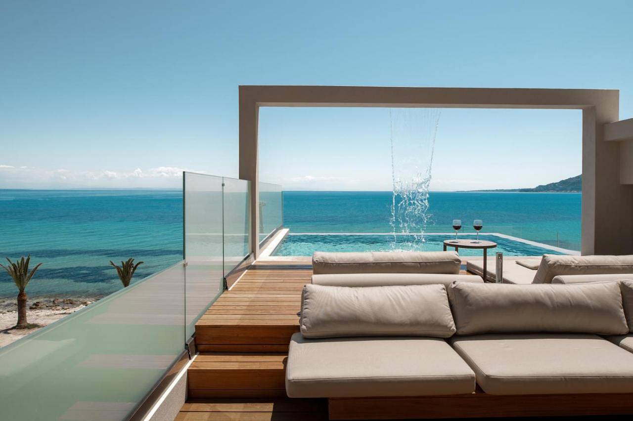 Nerea Deluxe Seafront Villa, Iconic Infinity Pool, By Thinkvilla in Zakynthos Stadt, Zakynthos