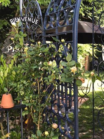 Chambre d’hôte pour 2 personnes, avec Terrasse ainsi que Jardin et Piscine