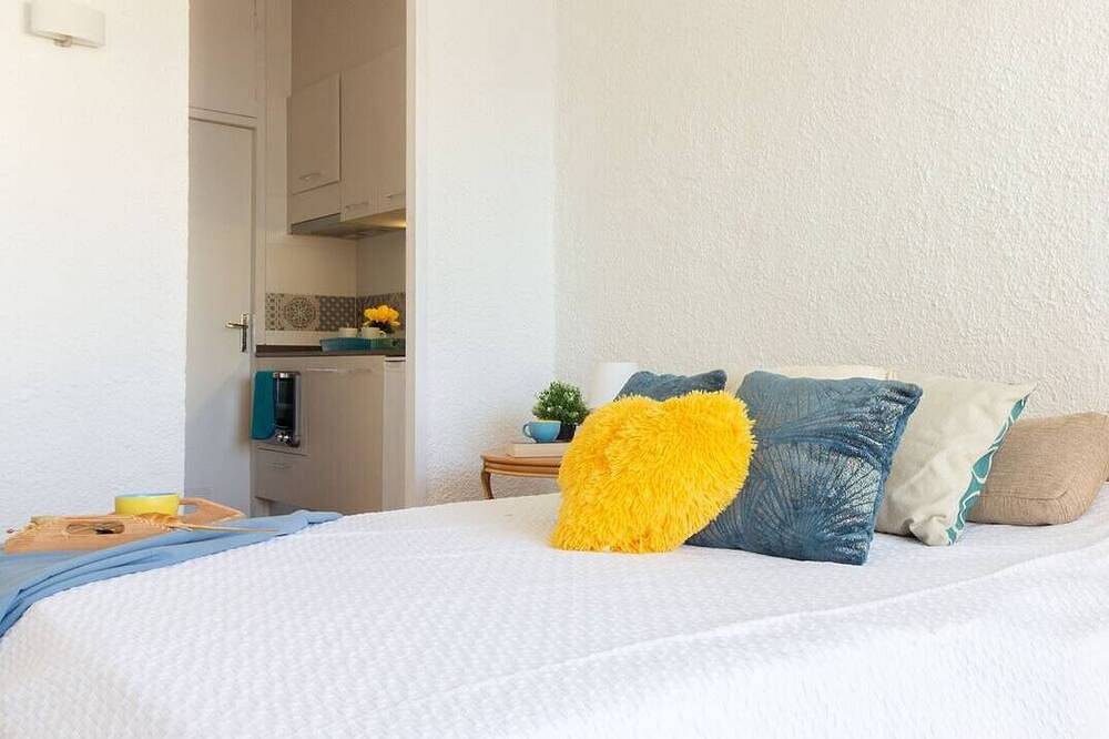 Apartamento entero, Vistas Espectaculares, Primera Línea Mar, Balcón, A/C in Coma-ruga, Vendrell