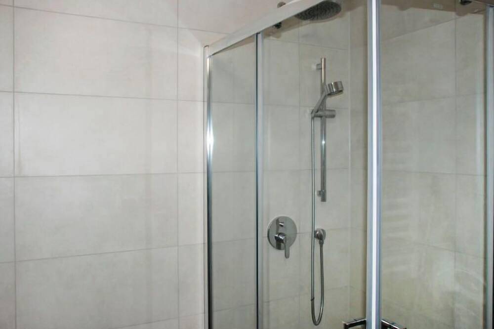 Geheel appartement, Charming Gardenview App. 102 in Campione d'Italia, Luganomeer