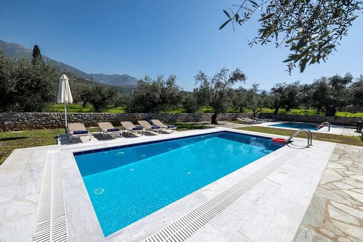 Villa for 4 people, with Balcony and Garden in Stoupa