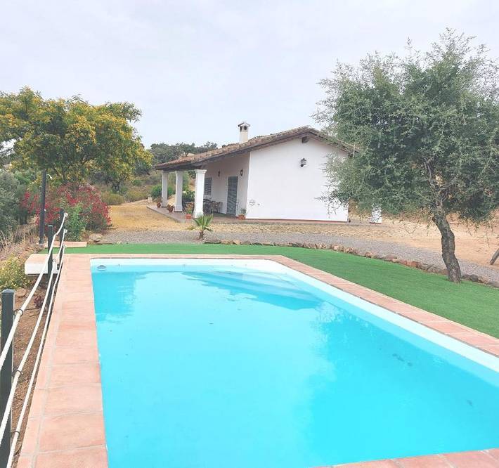 Casa rural para 4 personas, con Terraza y Jardín además de Piscina y Vistas en El Castillo de las Guardas