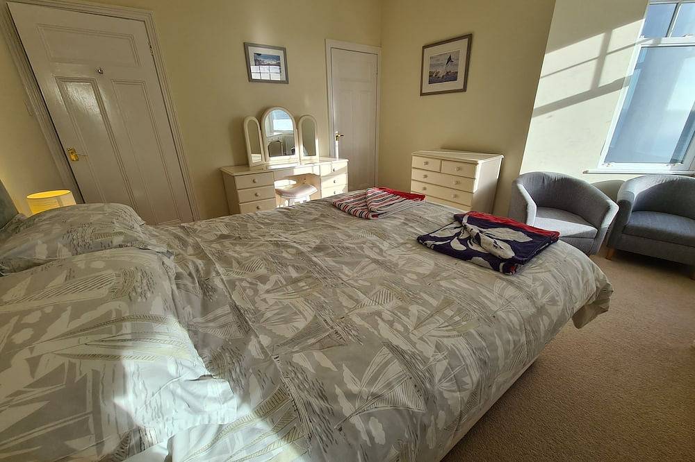 Upper Tresulian -  an apartment that sleeps 4 guests  in 2 bedrooms in St Mawes, Cornwall