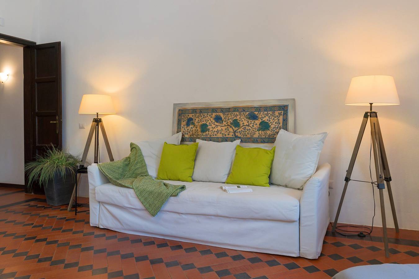 Appartamento intero, Appartamento 'I Tigli - Pervinca' con piscina condivisa, Wi-Fi e aria condizionata in Campiglia Marittima, Costa degli Etruschi
