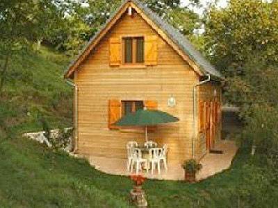 Chalet L'Alagnonnette à la campagne, hébergement pêche in Neussargues-Moissac, Région de Saint-Flour