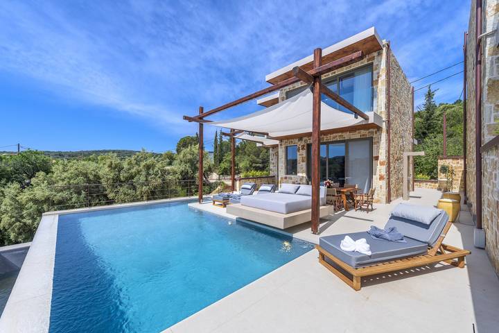 Villa for 6 people, with balcony, child-friendly in Meganisi
