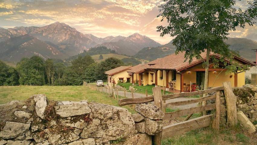 Casa rural para 5 personas, con jardín y vistas en Cangas de Onís