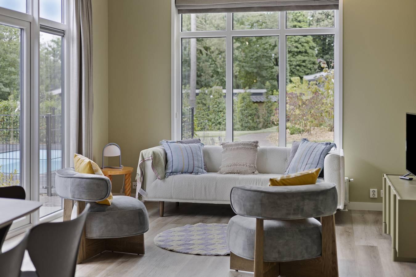 Vakantiepark De Thijmse Berg — Luxe 10-persoons lodge met privé dipping pool en guest house in Rhenen, Provincie Utrecht