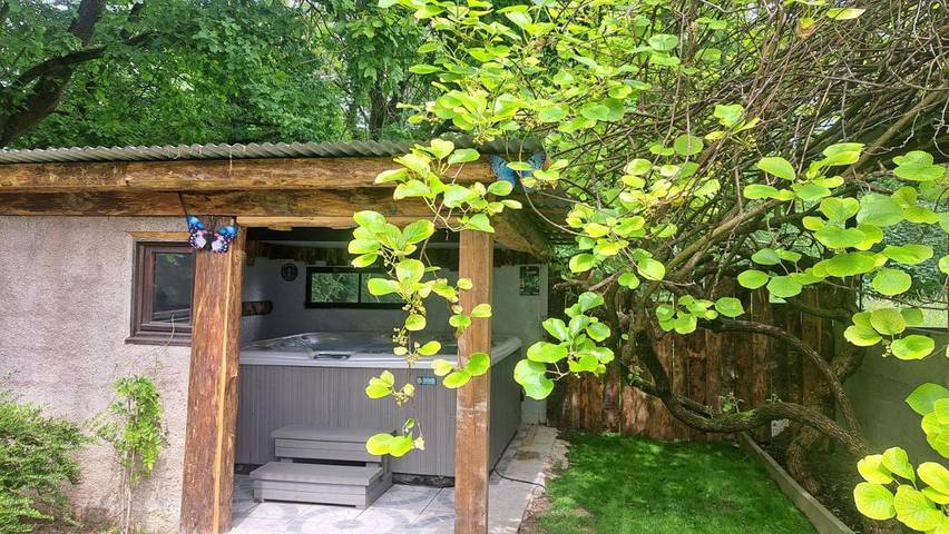 Ferienhaus für 6 Personen, mit Whirlpool und Terrasse sowie Garten und Seeblick in Lahr - 2