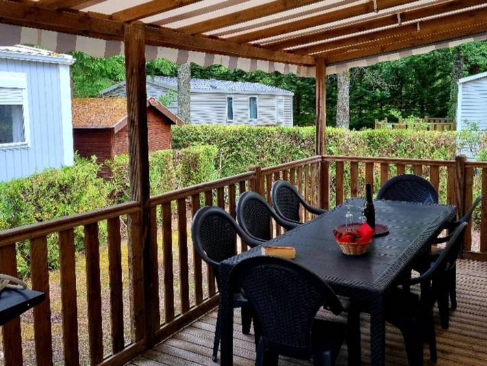 Mobil home pour 8 personnes, avec terrasse à Nibelle