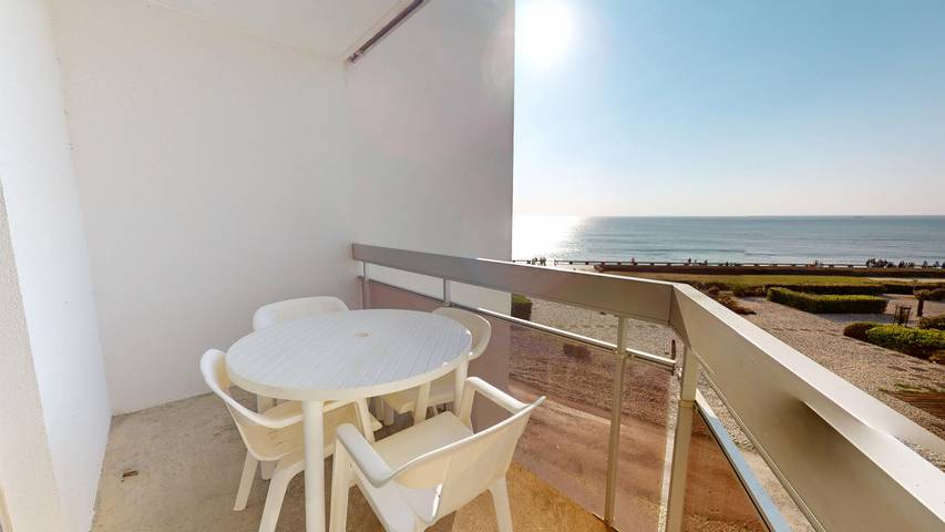 Appartement entier, Océanide - Vue mer panoramique à 50m de plage in Saint-Gilles-Croix-de-Vie, Vallée de la Loire