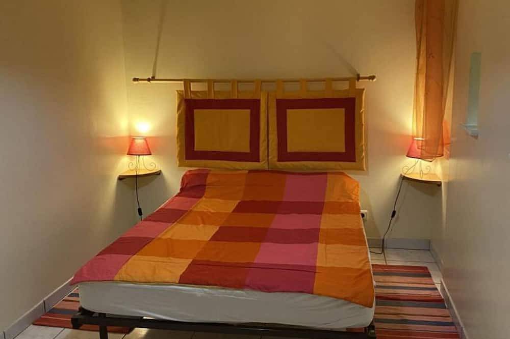 Renoviertes Haus mit privater Terrasse und Haustiere erlaubt in Neuvy, Allier