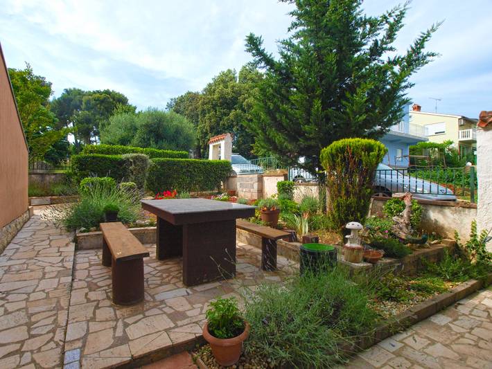 Ganze Wohnung, Ferienwohnung für 4 Personen mit Terrasse in Lijom, Banjole