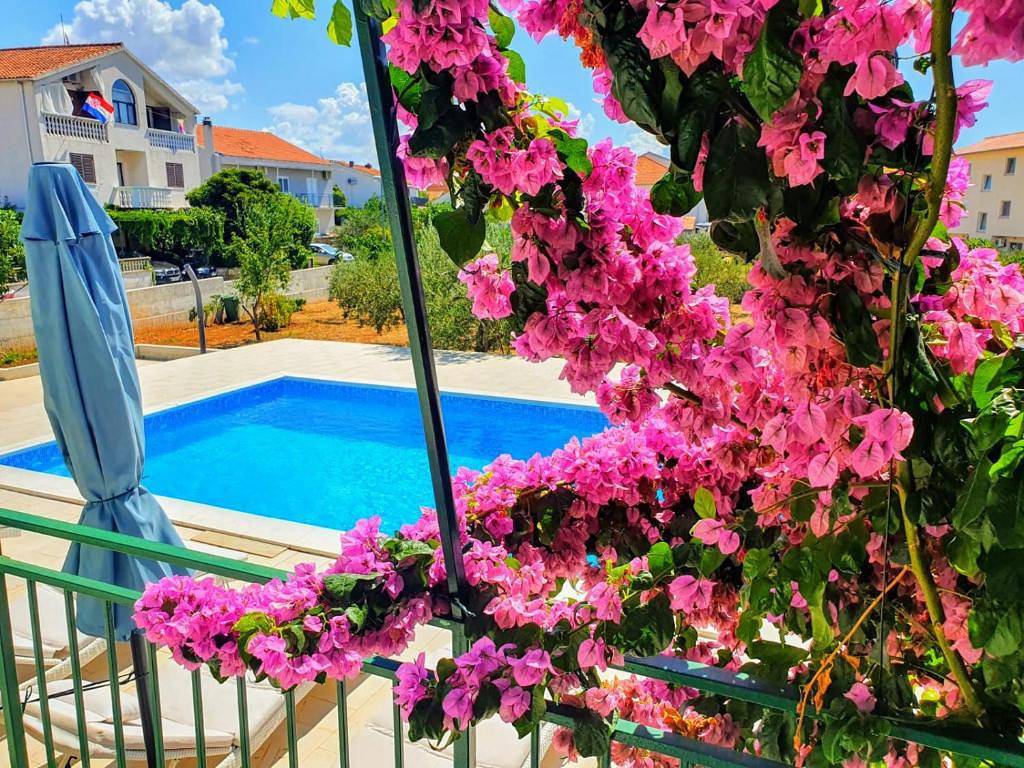 Ganze Wohnung, Neu! Pool-Wohnung in Vodice in Vodice, Šibenik-Knin