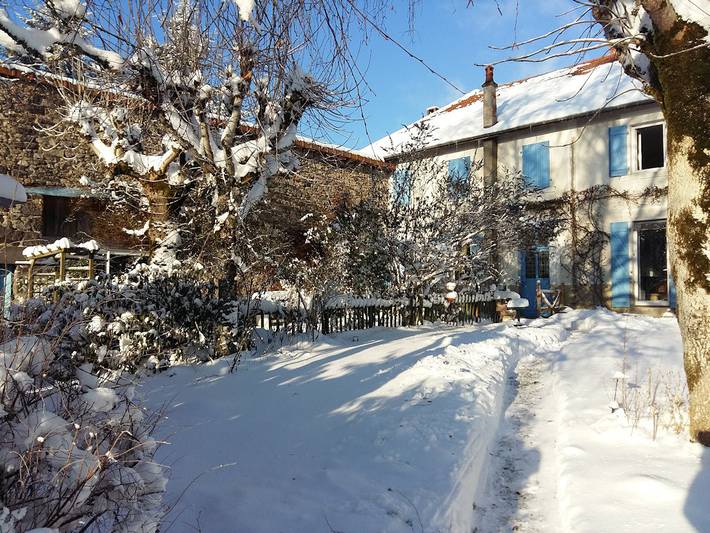 Gîte pour 10 personnes, avec jardin à Manzat