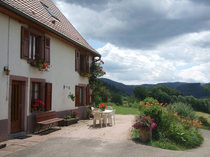 Gîte pour 5 personnes, avec terrasse et jardin dans 