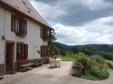 Gîte pour 5 personnes, avec terrasse et jardin dans le Haut-Rhin