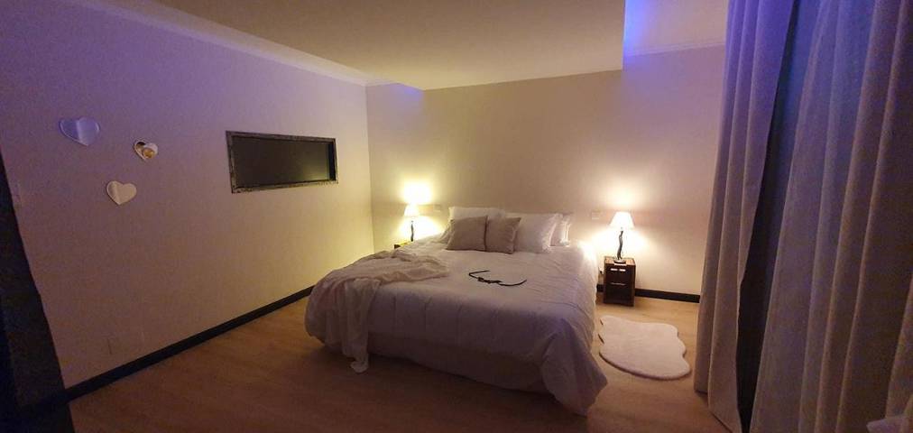 Appartement de vacances pour 2 personnes, avec Jacuzzi et Terrasse ainsi que Jardin et Vue