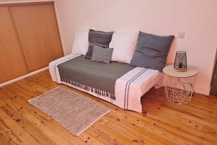 Location de vacances pour 6 personnes, avec terrasse et jardin à Pons - 4