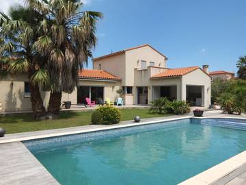 Gîte pour 8 personnes, avec terrasse et jardin à Saint-Génis-des-Fontaines