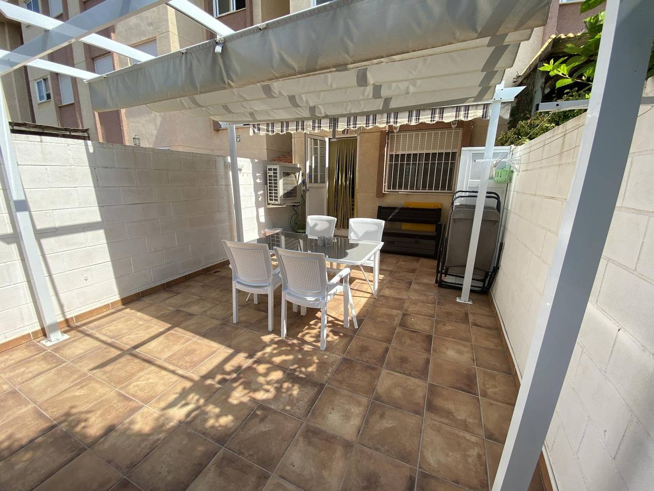 Ganze Ferienwohnung, Ground floor flat for 4 persons with swimming pool, paddle tennis court and terr in Dénia, Costa Blanca