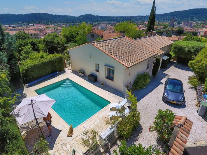 Gîte pour 8 personnes, avec piscine, animaux acceptés à Draguignan