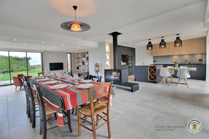 Gîte pour 10 personnes, avec terrasse et jardin dans Lamballe-Armor - 4