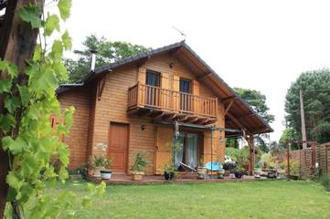 Maison d’hôte pour 2 personnes, avec vue et jardin, animaux acceptés à Chameyrat