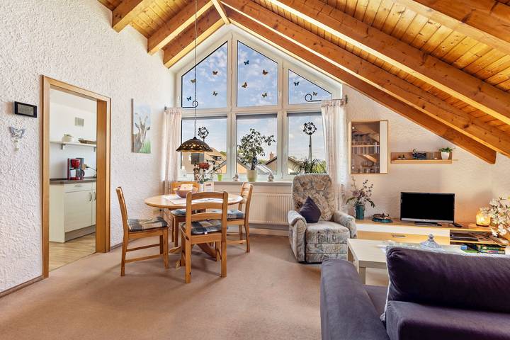 Geheel appartement, Appartement 'Ferienwohnung Ausblick' met uitzicht op het meer, gedeelde tuin en Wi-Fi in Usseln, Willingen