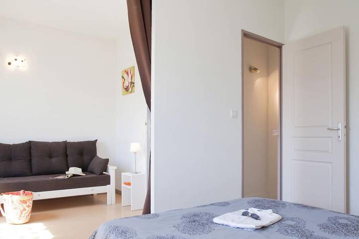 Location de vacances pour 6 personnes, avec piscine et sauna à Colombiers - 2