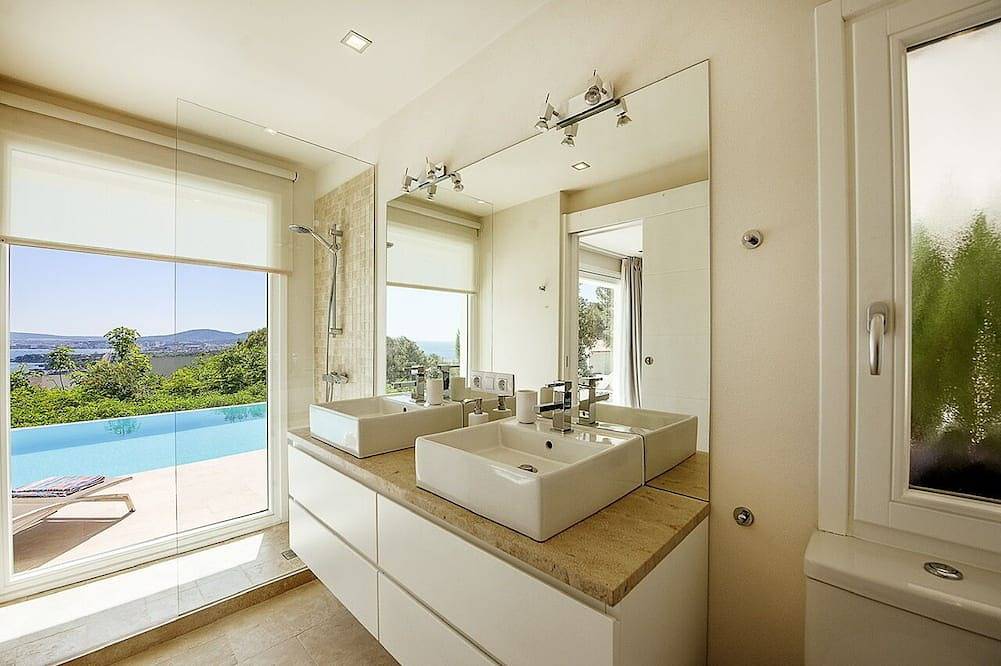 Modern villa with fantastic sea views in Portals Nous in Bendinat, Calvià