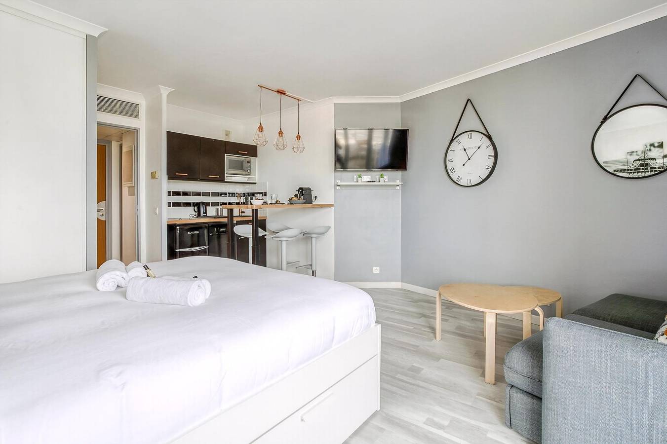 Studio entier, Joli studio à Courbevoie - La Defense in Courbevoie, Hauts-de-Seine