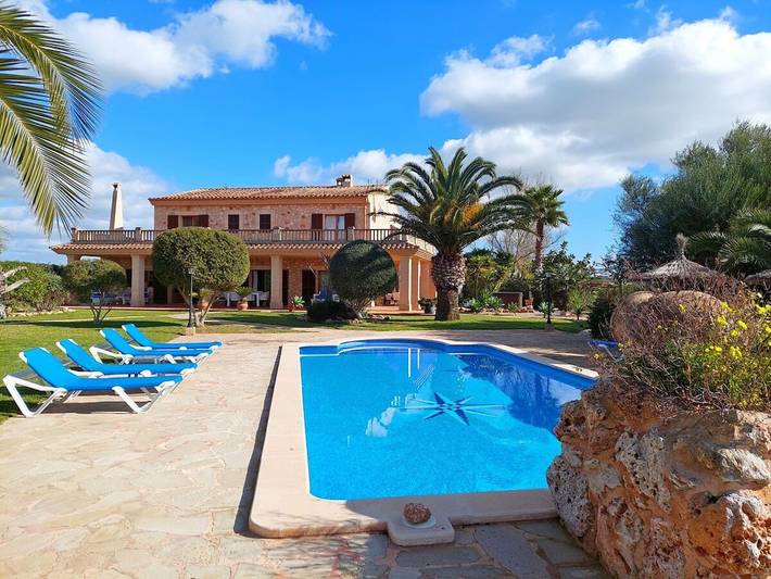 Finca für 8 Personen, mit Whirlpool und Terrasse sowie Garten und Pool in Ses Salines